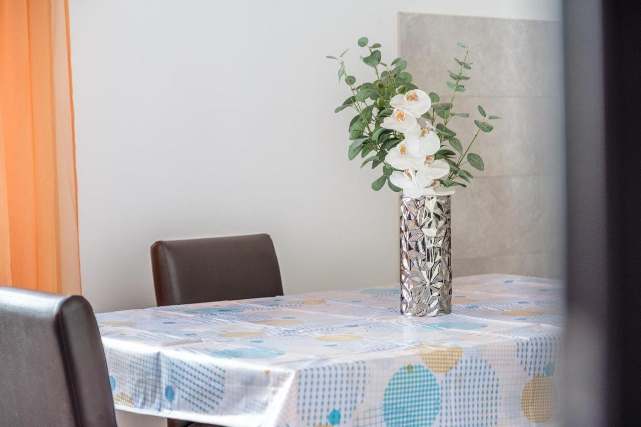 Beach Paradise Apartments Подстрана Экстерьер фото